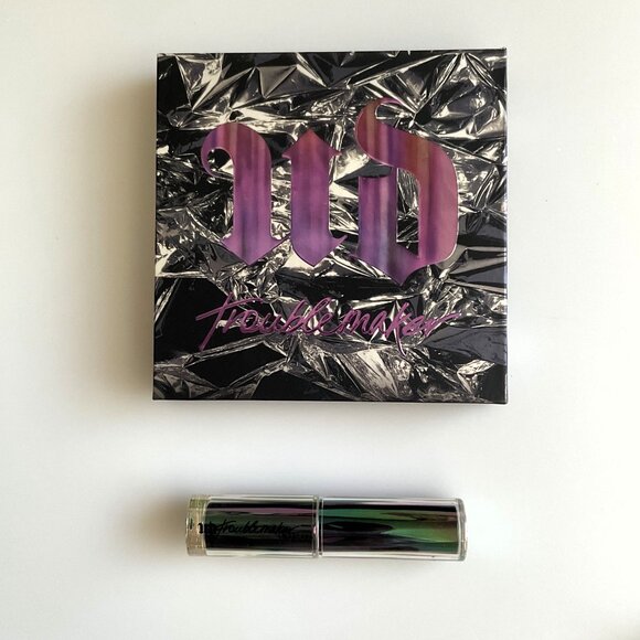 URBAN DECAY LIMITED EDITION TROUBLEMAKER EYESHAWDOW PALETTE - Picture 4 of 12